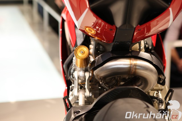 DUCATI-panigale-02